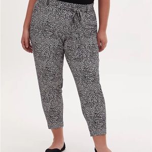 Torrid white and black tie pants
